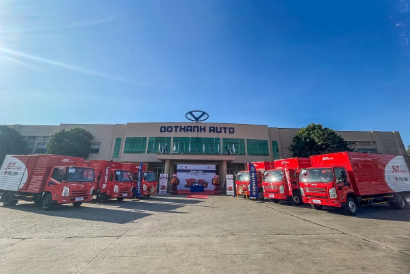 J&T Express tăng cường 72 xe tải mới mùa cao điểm cận Tết | DOTHANH AUTO